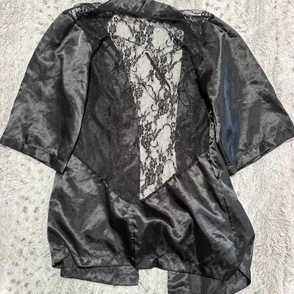 Closet Clean Out - Picture 2 of 4